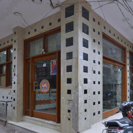 Family Hotel By Pg International نيودلهي المظهر الخارجي الصورة