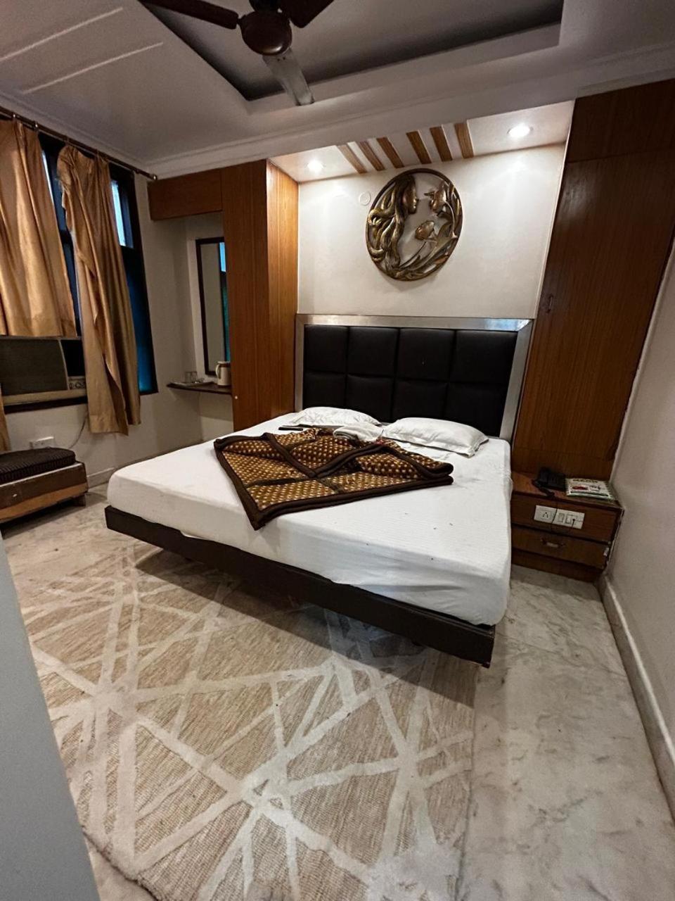 Family Hotel By Pg International نيودلهي المظهر الخارجي الصورة